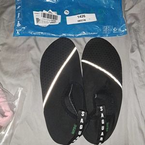 Adult Mens SZ 13  SAGUARO Unisex Water Shoes- NEW